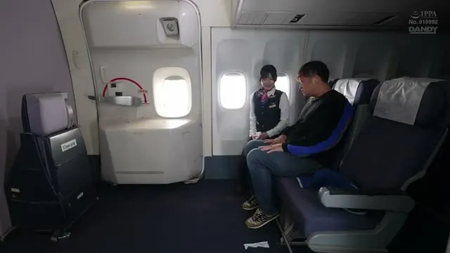 内緒でエグい接客してくれた美人CAをホテルに誘って生ハメしたら何度も求めるヤリマンだったVOL.7 動画キャプチャ 3