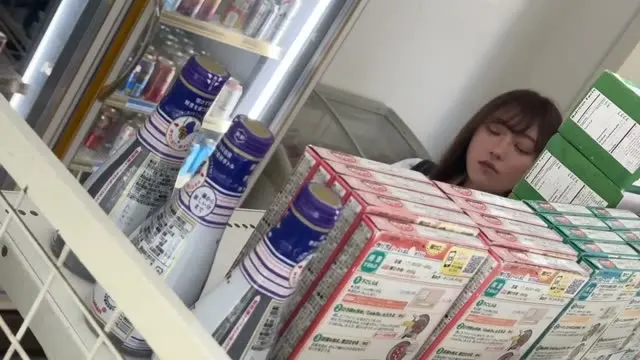 制服のまま店内で交わる背徳スリルハメ撮り 動画キャプチャ 3