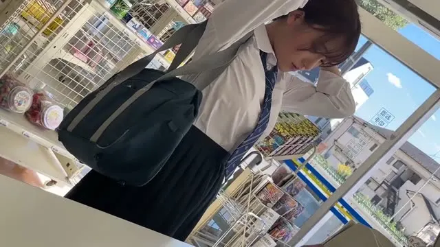 制服のまま店内で交わる背徳スリルハメ撮り 動画キャプチャ 10