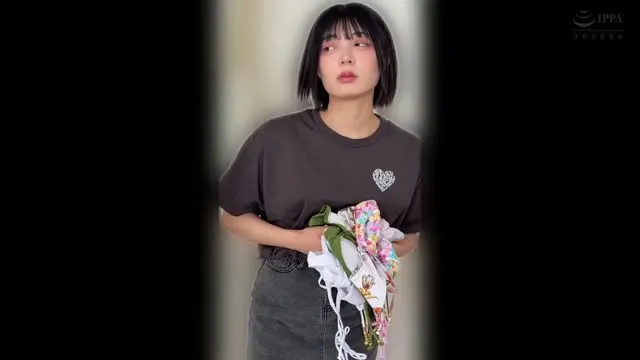 試着室でこっそり…黒髪ショート美少女とスリル満点の密着ハメ撮り 動画キャプチャ 1